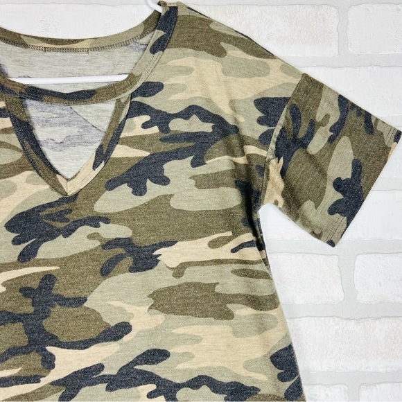 Cute Camo Tee with Keyhole Front and Oversized Comfy Fit Size S/M - Picture 4 of 8